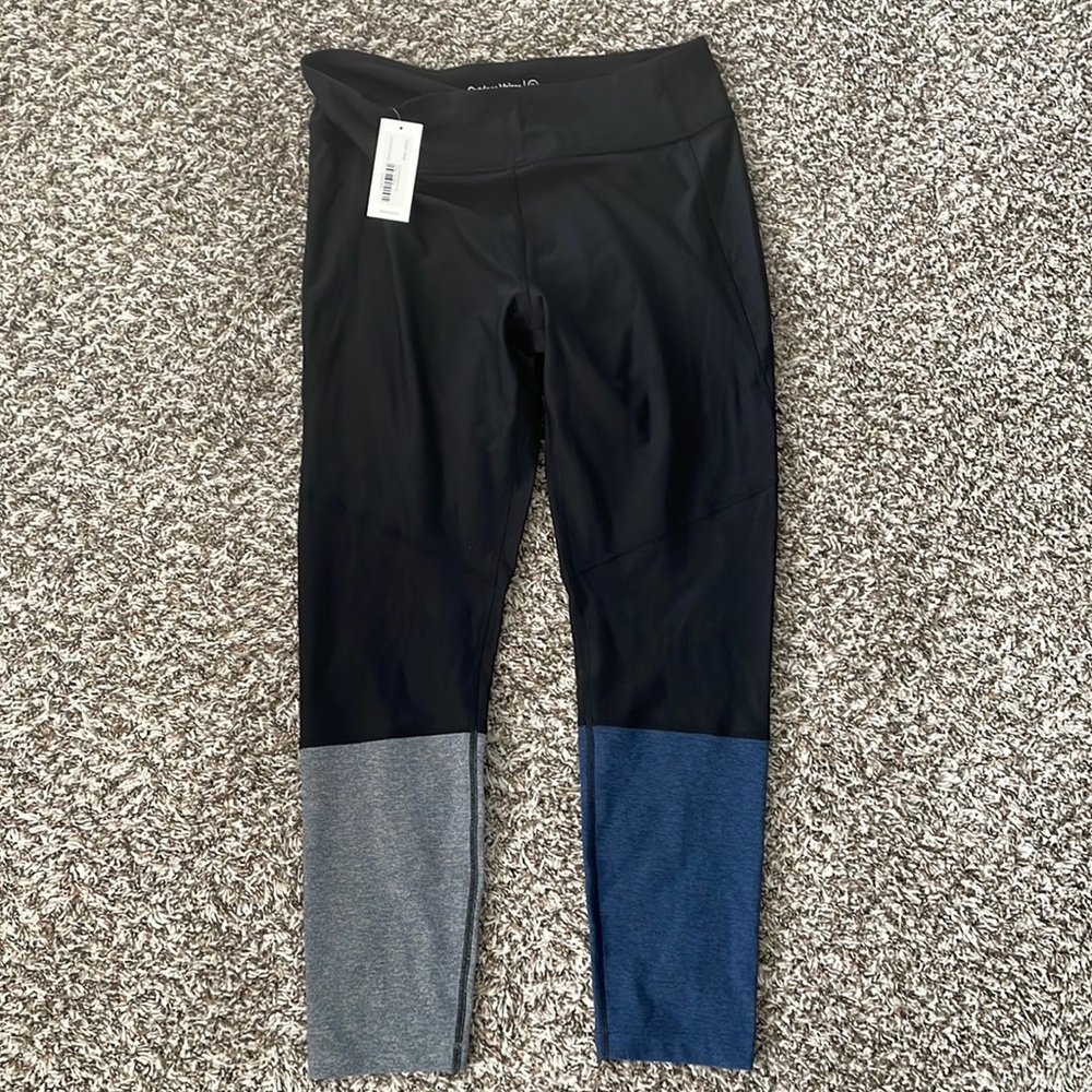 NWT Outdoor Voices 7/8 length dipped leggings